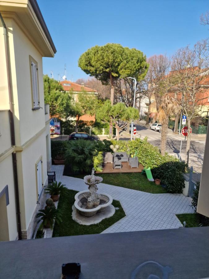 Villa Sante Residence Pesaro Bagian luar foto